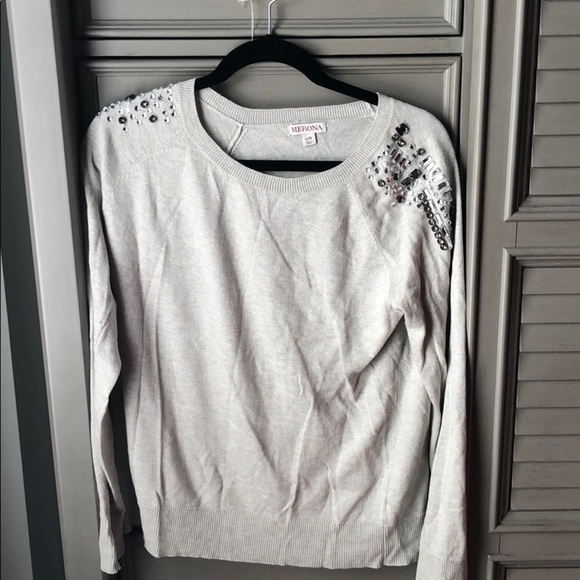 Adorable beige sweater with the gem detail sz L - Picture 1 of 3